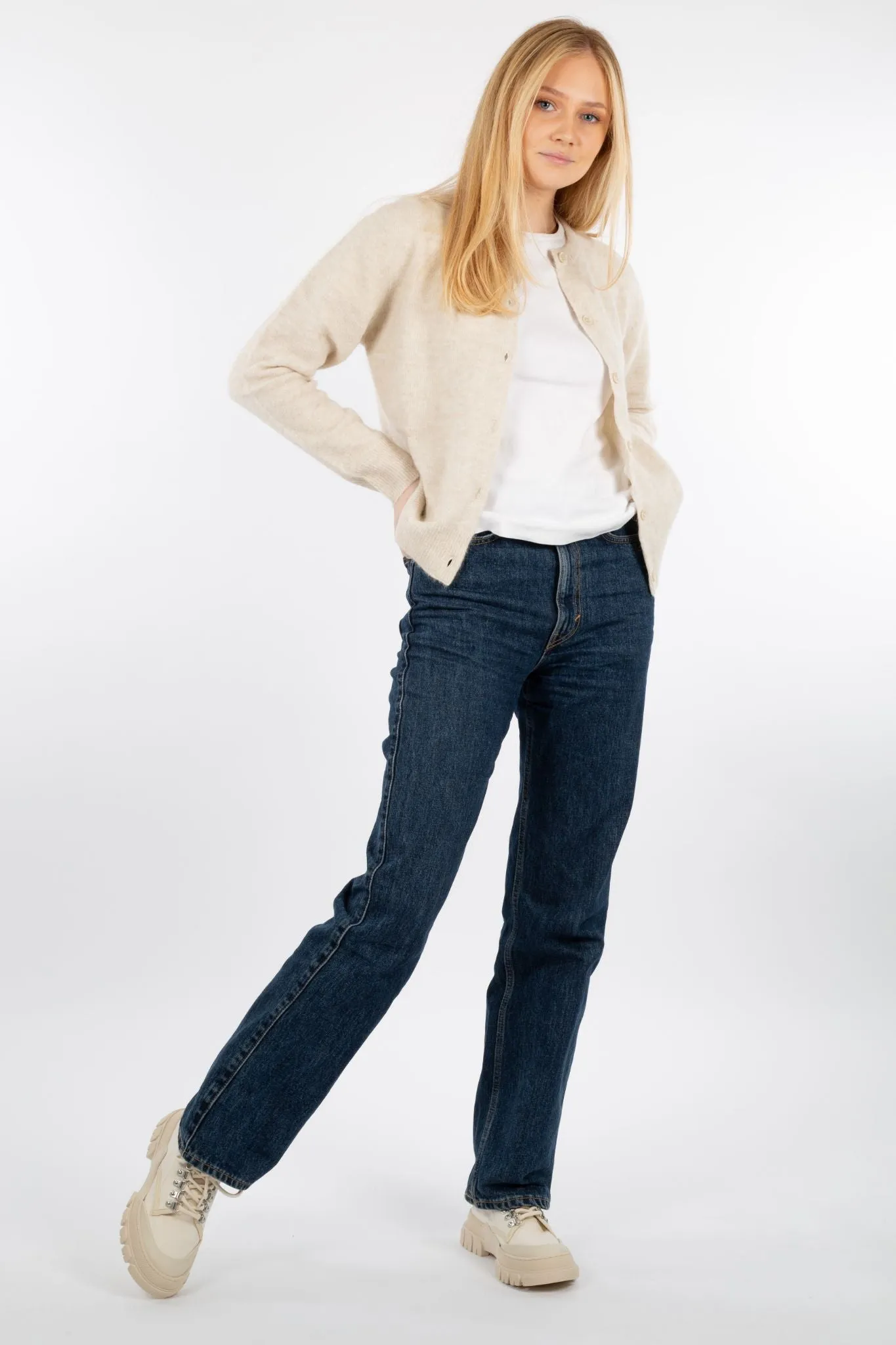 Nor Short Cardigan - Eggnog Mel.